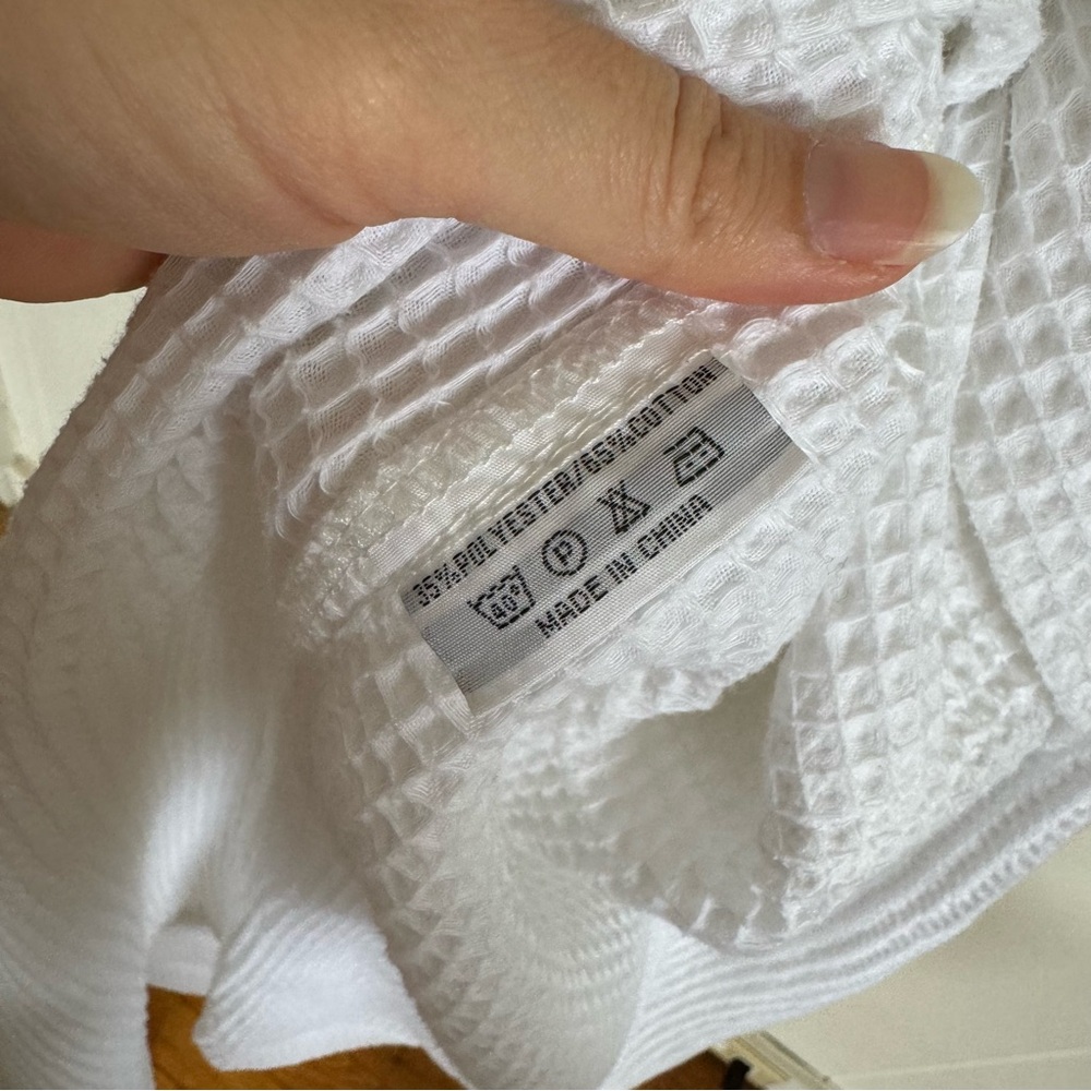 White Bath Robe OS - Picture 4 of 5